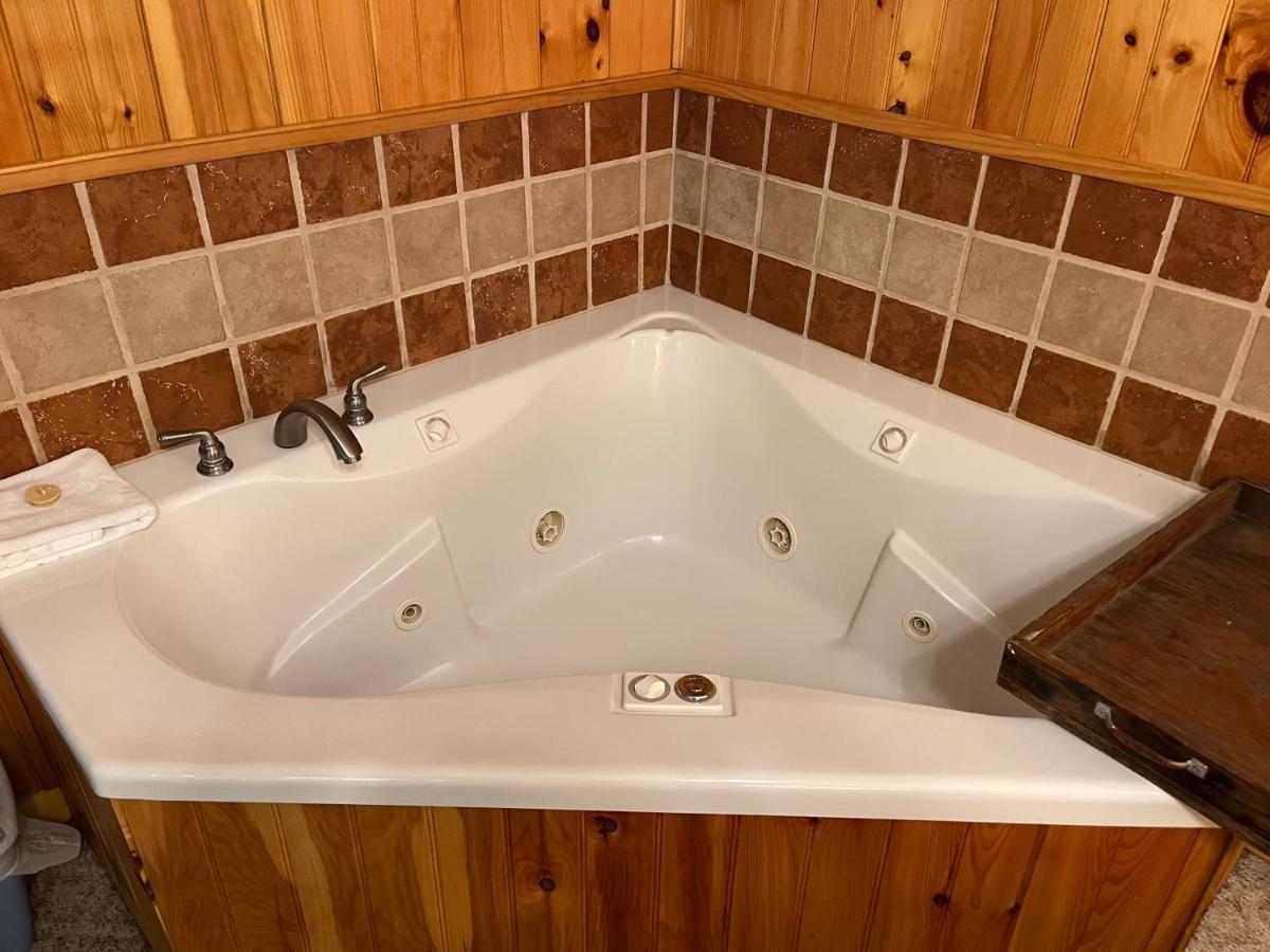 Cozy Cabin Pet Friendly Ada Compatible Мегги-Вэлли Экстерьер фото